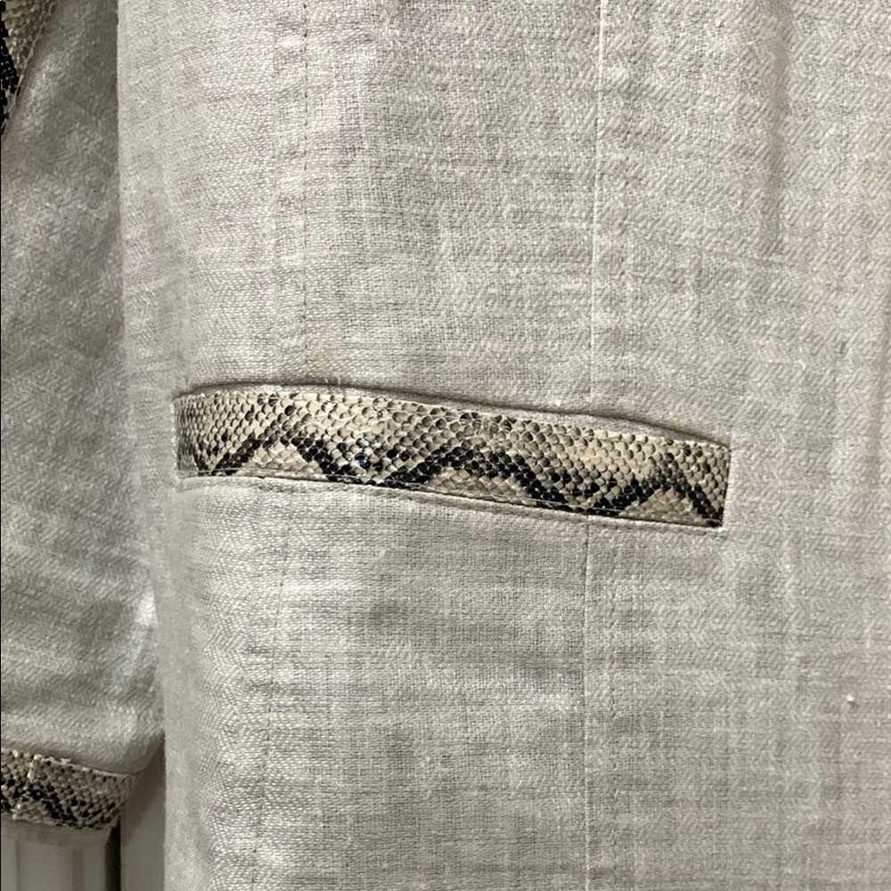 CHICO’S Elegant Cream Jacket with snake skin Black/Cream Trim - Picture 6 of 11
